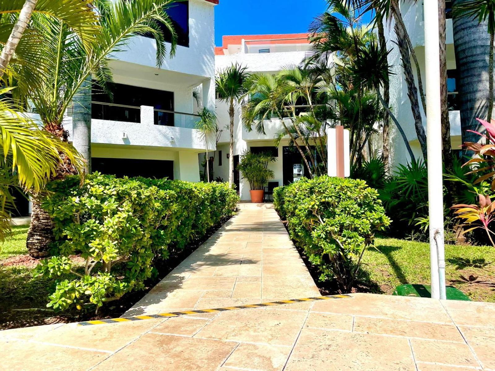 Sina Suites Cancun Exterior photo